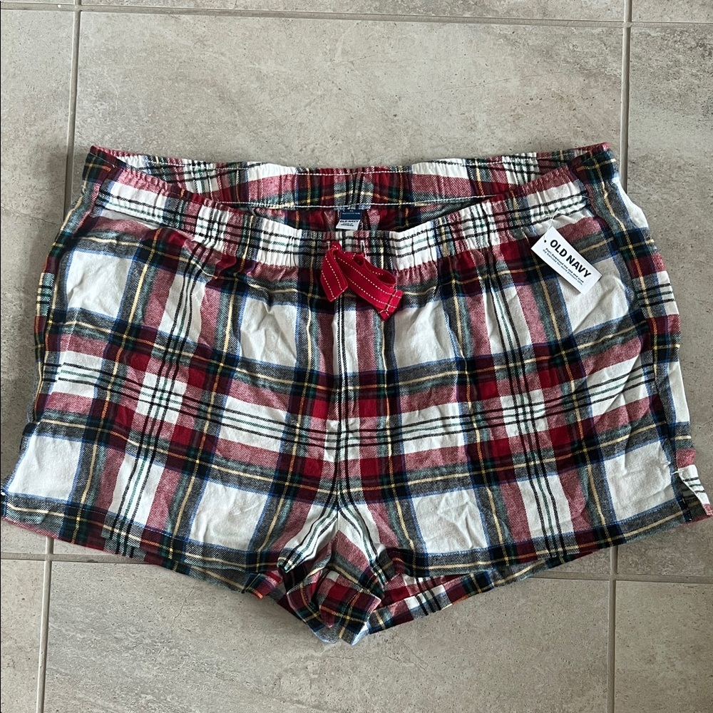 Old Navy Christmas plaid pajama shorts